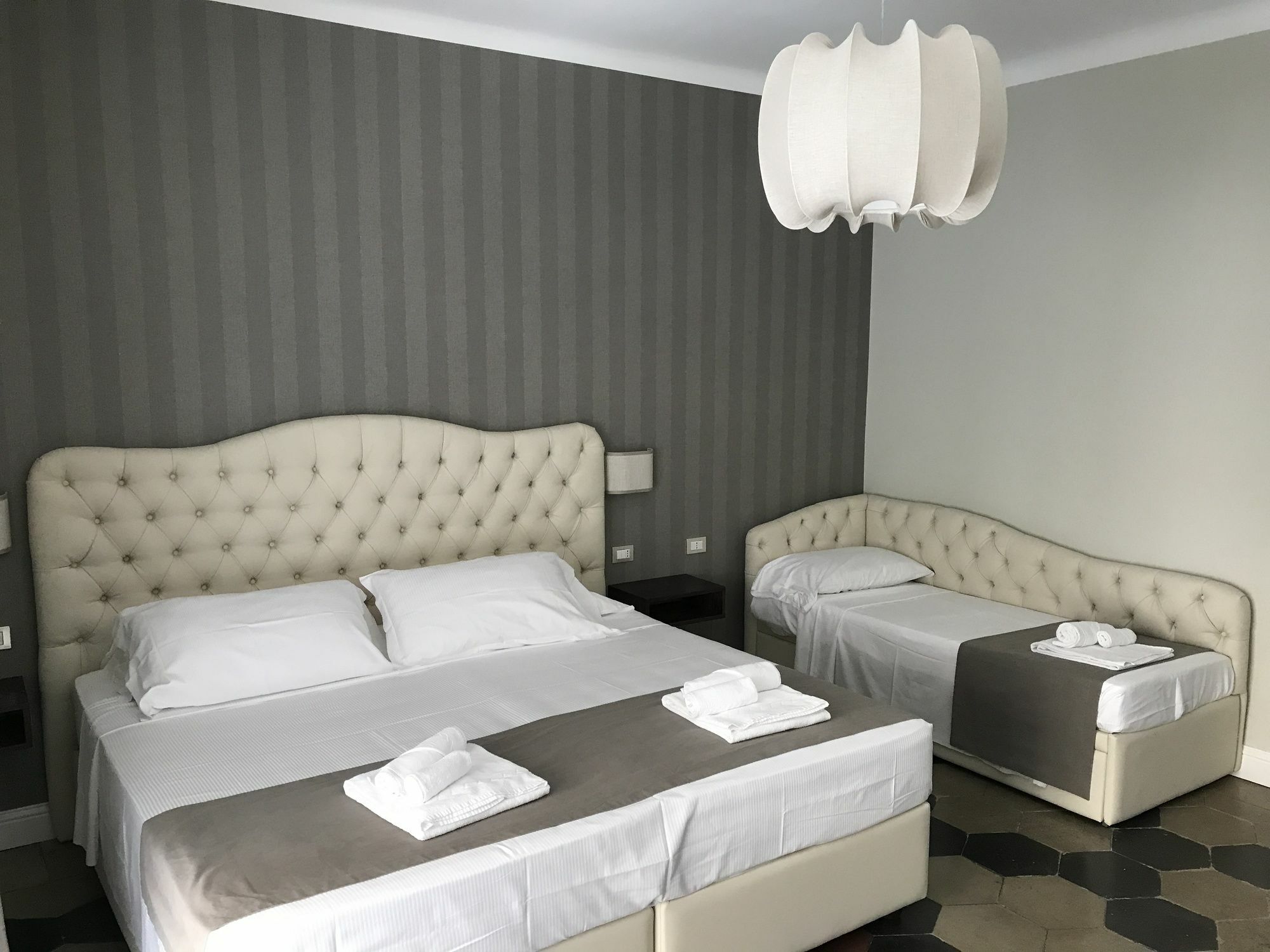 ホテル Residenza Roma Imperiale エクステリア 写真